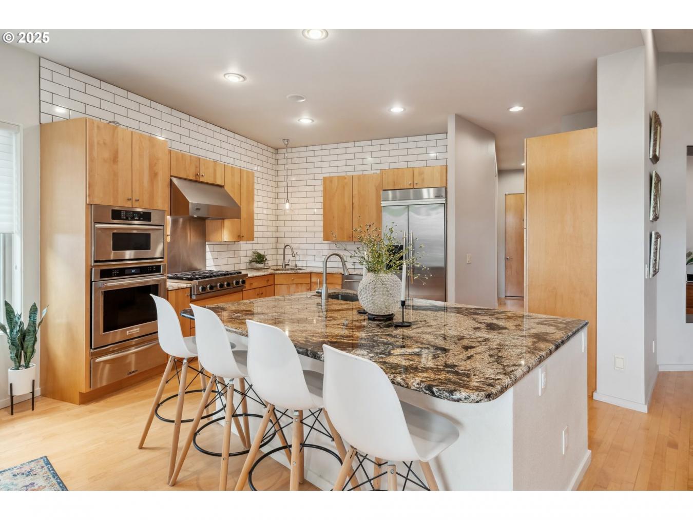 Camas, Washington, 98607, United States, 5 Bedrooms Bedrooms, ,3 BathroomsBathrooms,Residential,For Sale,1808018