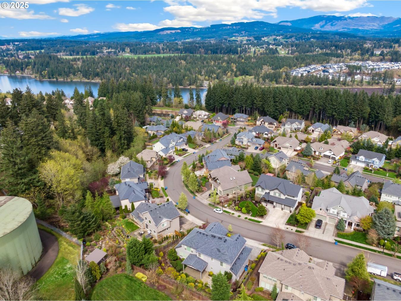 Camas, Washington, 98607, United States, 5 Bedrooms Bedrooms, ,4 BathroomsBathrooms,Residential,For Sale,1808017