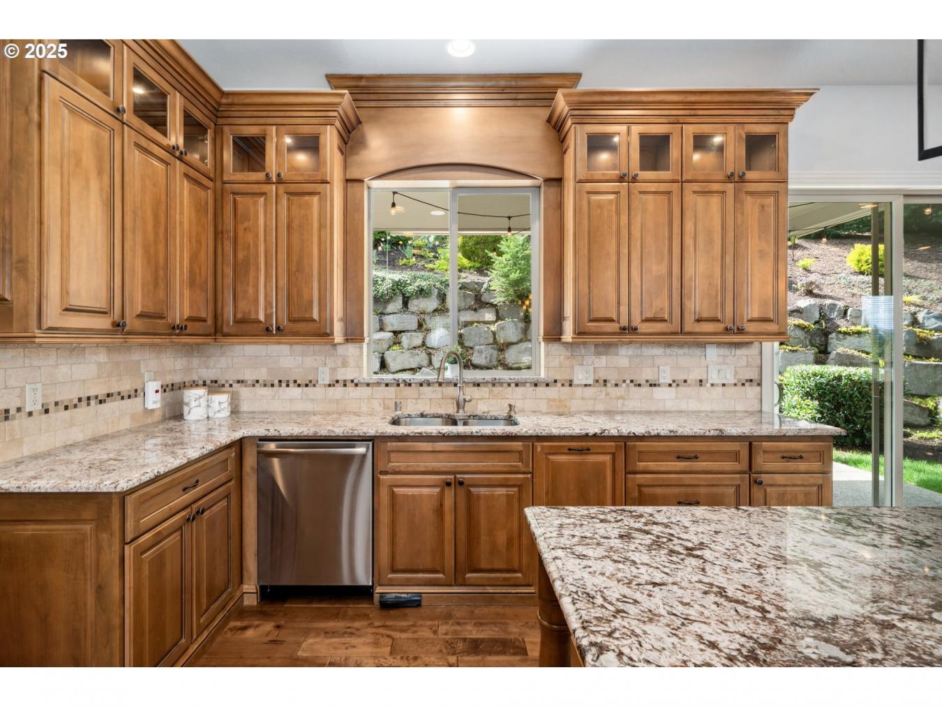 Camas, Washington, 98607, United States, 5 Bedrooms Bedrooms, ,4 BathroomsBathrooms,Residential,For Sale,1808017