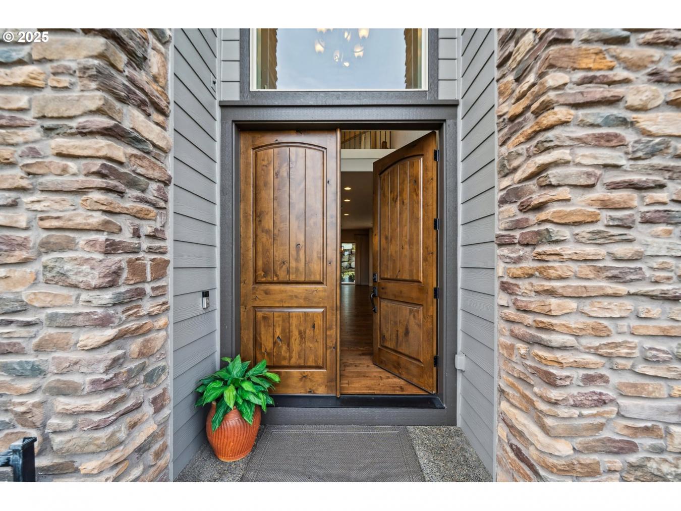 Camas, Washington, 98607, United States, 5 Bedrooms Bedrooms, ,4 BathroomsBathrooms,Residential,For Sale,1808017