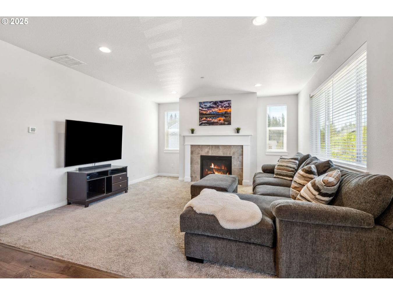 Camas, Washington, 98607, United States, 5 Bedrooms Bedrooms, ,3 BathroomsBathrooms,Residential,For Sale,1808016