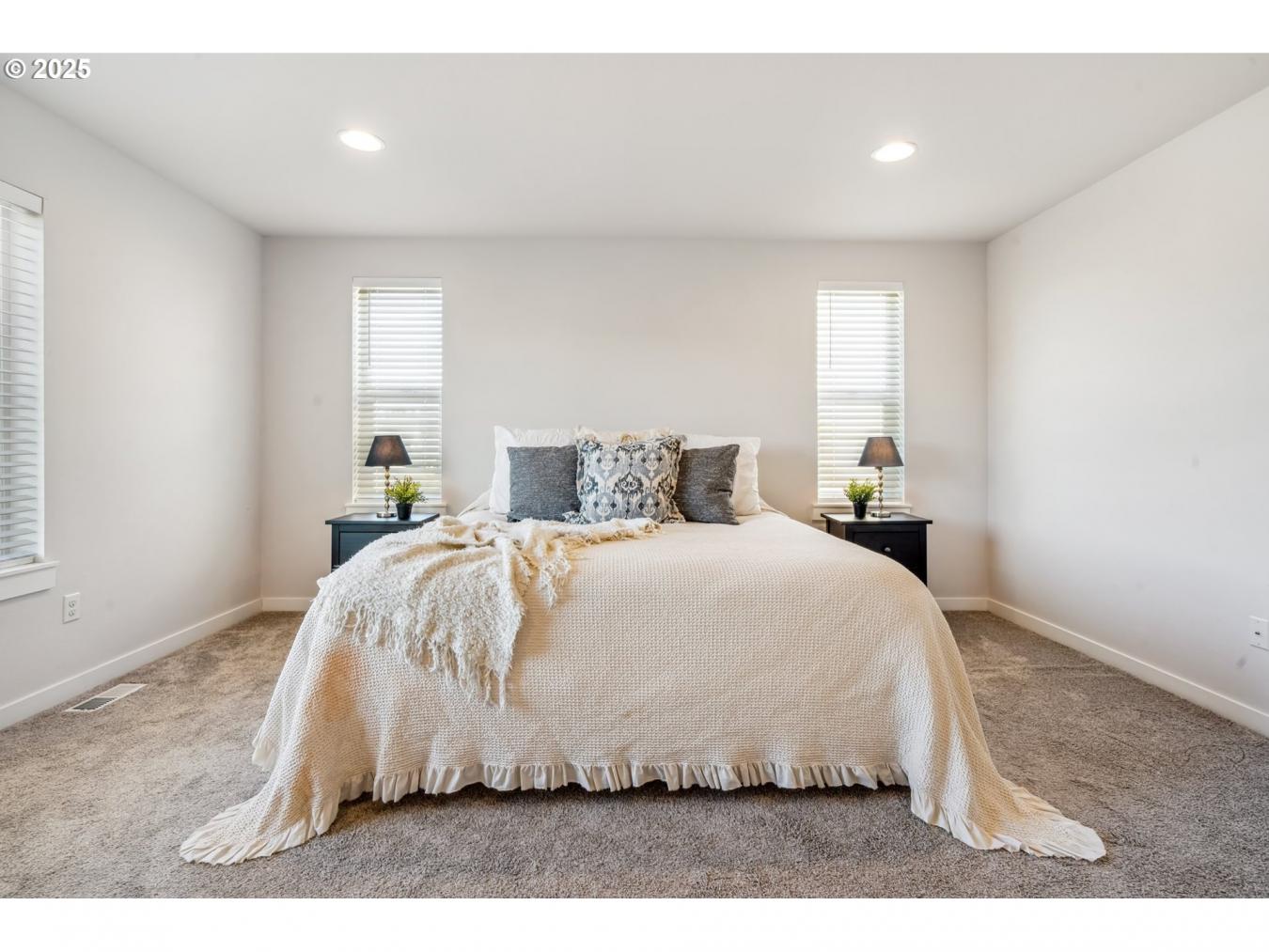 Camas, Washington, 98607, United States, 5 Bedrooms Bedrooms, ,3 BathroomsBathrooms,Residential,For Sale,1808016