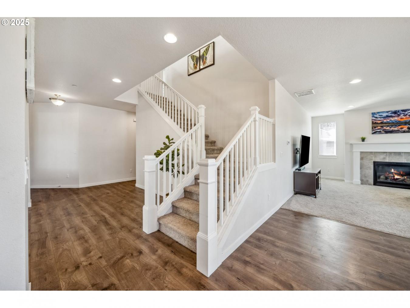 Camas, Washington, 98607, United States, 5 Bedrooms Bedrooms, ,3 BathroomsBathrooms,Residential,For Sale,1808016