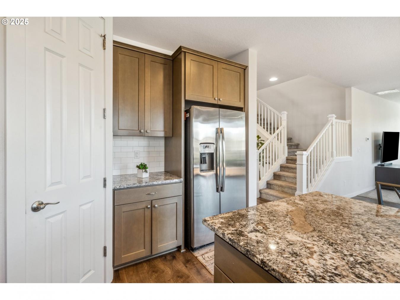 Camas, Washington, 98607, United States, 5 Bedrooms Bedrooms, ,3 BathroomsBathrooms,Residential,For Sale,1808016