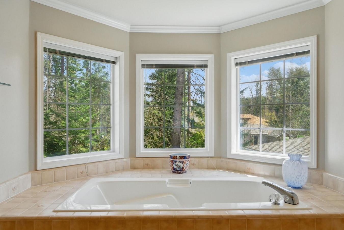 Sandpoint, Idaho, 83864, United States, 2 Bedrooms Bedrooms, ,3 BathroomsBathrooms,Residential,For Sale,1808010