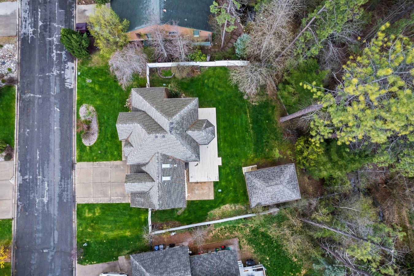 Sandpoint, Idaho, 83864, United States, 2 Bedrooms Bedrooms, ,3 BathroomsBathrooms,Residential,For Sale,1808010