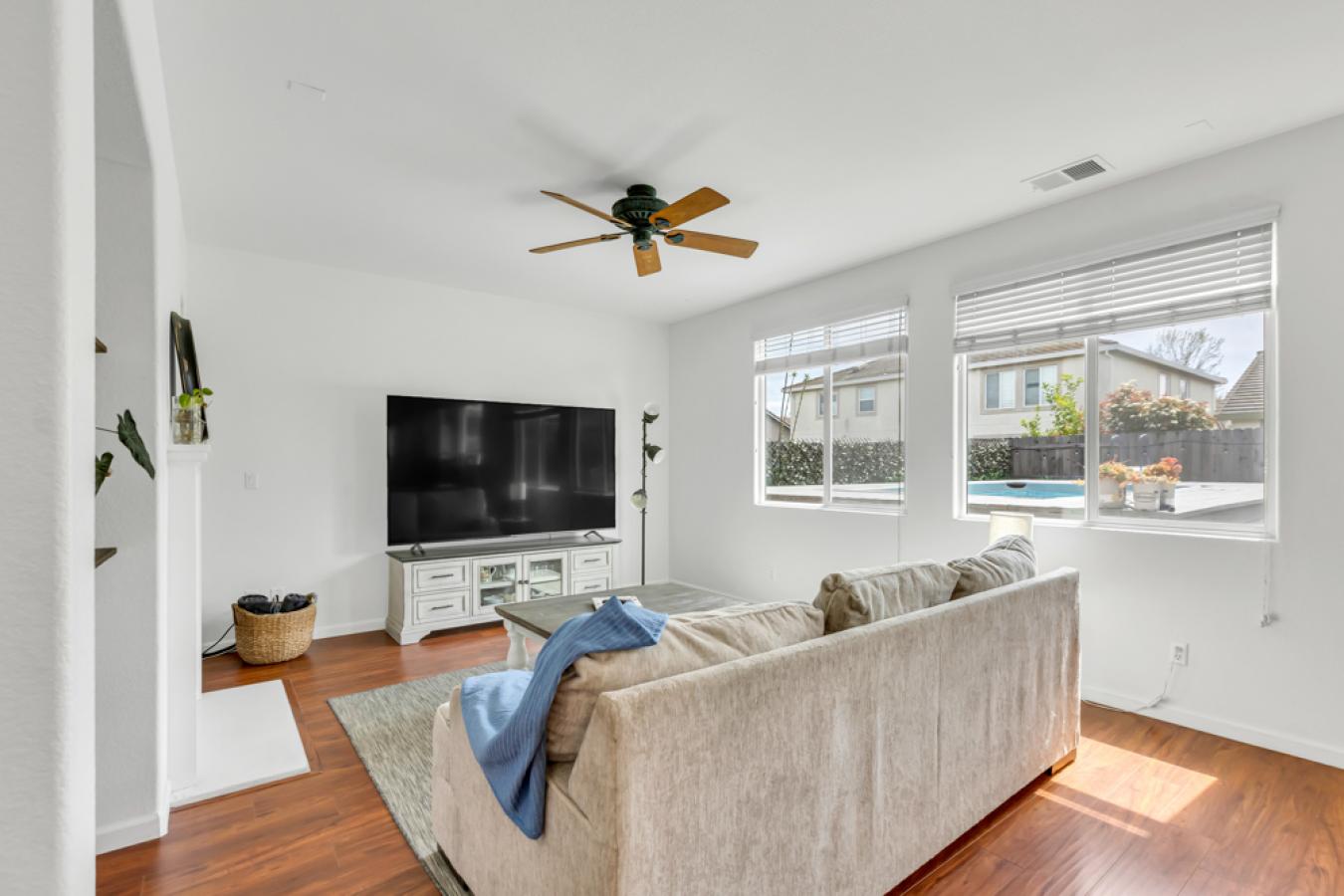 Elk Grove, California, 95757, United States, 5 Bedrooms Bedrooms, ,2 BathroomsBathrooms,Residential,For Sale,1808002