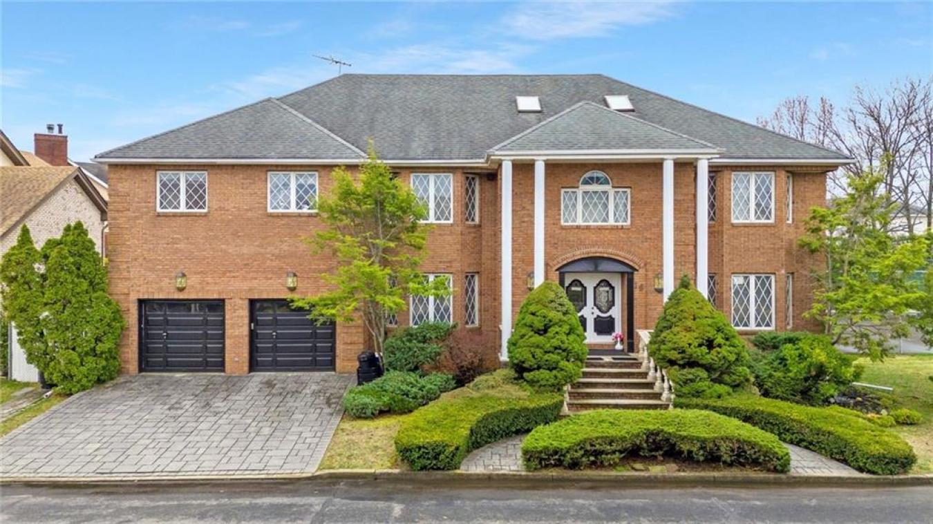 Staten Island, New York, 10312, United States, 5 Bedrooms Bedrooms, ,5 BathroomsBathrooms,Residential,For Sale,1807999