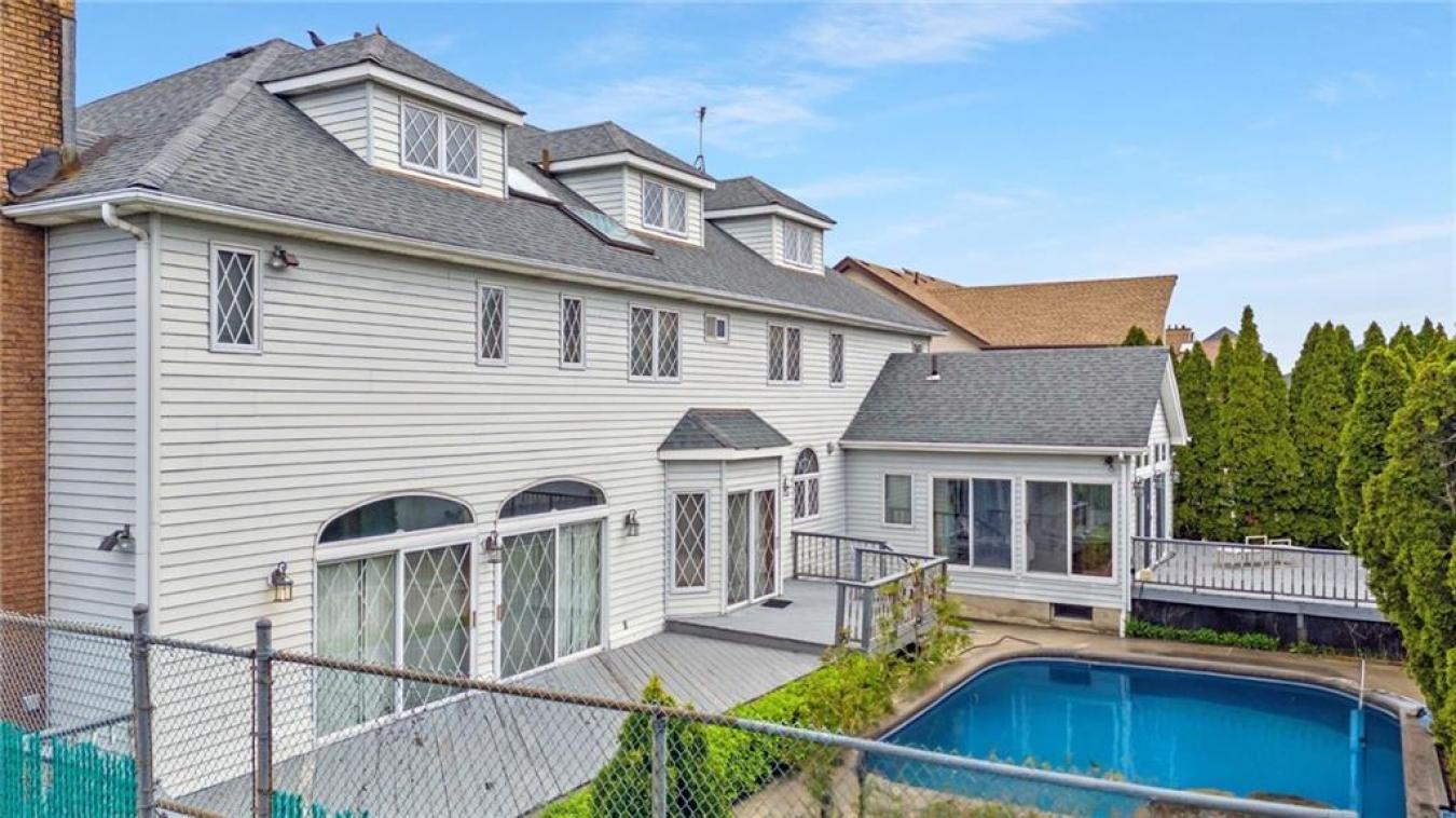 Staten Island, New York, 10312, United States, 5 Bedrooms Bedrooms, ,5 BathroomsBathrooms,Residential,For Sale,1807999