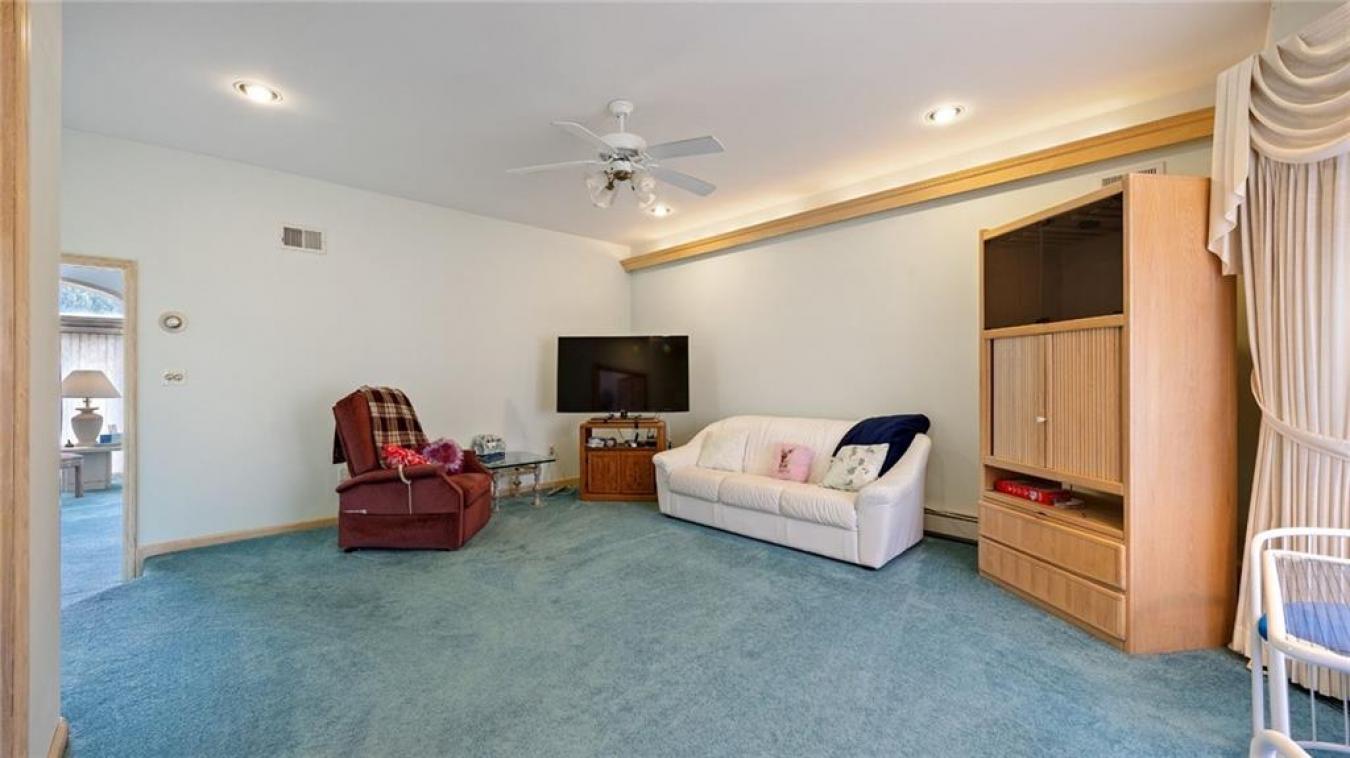 Staten Island, New York, 10312, United States, 5 Bedrooms Bedrooms, ,5 BathroomsBathrooms,Residential,For Sale,1807999