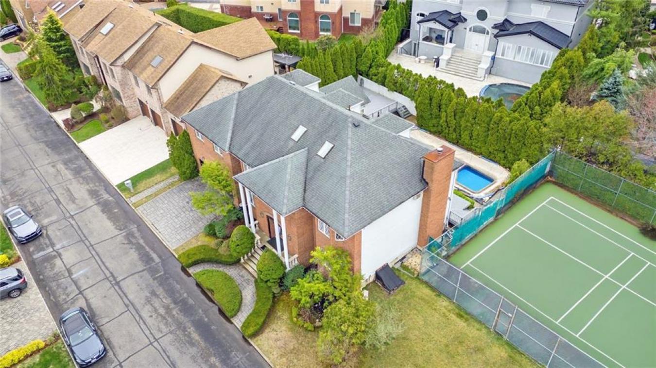 Staten Island, New York, 10312, United States, 5 Bedrooms Bedrooms, ,5 BathroomsBathrooms,Residential,For Sale,1807999