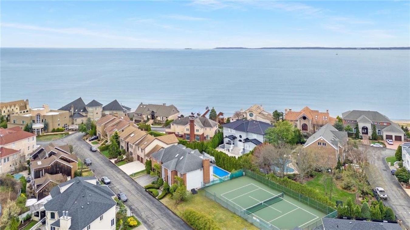 Staten Island, New York, 10312, United States, 5 Bedrooms Bedrooms, ,5 BathroomsBathrooms,Residential,For Sale,1807999