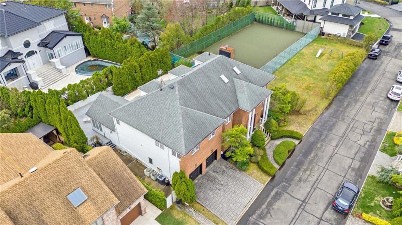 Staten Island, New York, 10312, United States, 5 Bedrooms Bedrooms, ,5 BathroomsBathrooms,Residential,For Sale,1807999