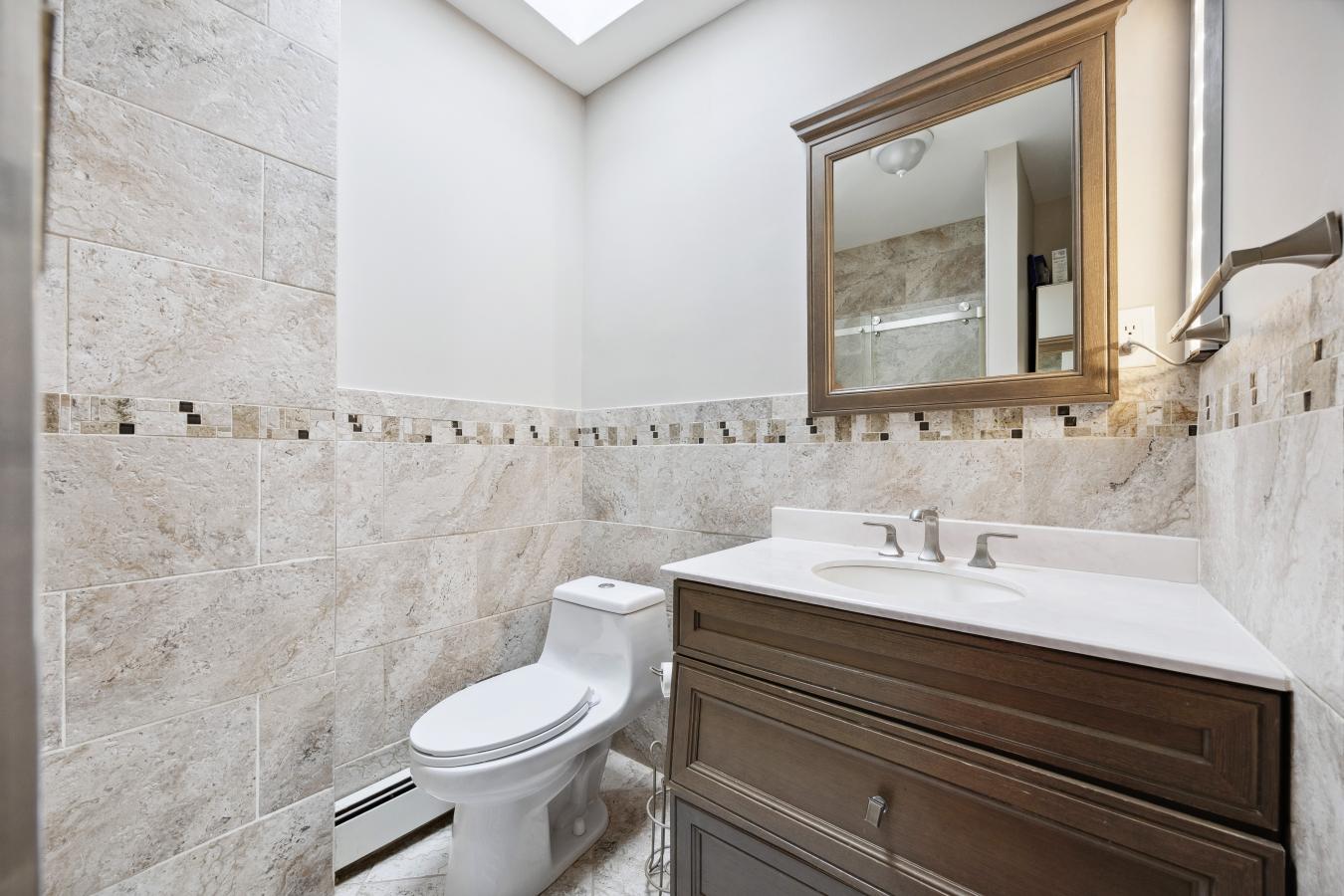 Staten Island, New York, 10301, United States, 5 Bedrooms Bedrooms, ,2 BathroomsBathrooms,Residential,For Sale,1807998