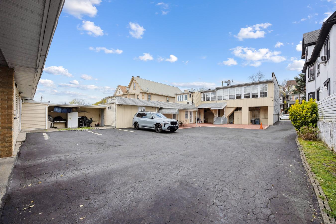 Staten Island, New York, 10301, United States, 5 Bedrooms Bedrooms, ,2 BathroomsBathrooms,Residential,For Sale,1807998