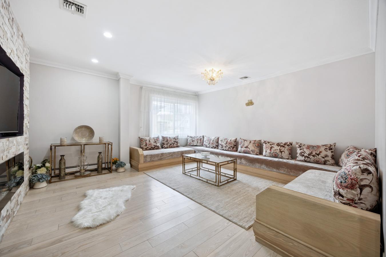 Staten Island, New York, 10301, United States, 5 Bedrooms Bedrooms, ,2 BathroomsBathrooms,Residential,For Sale,1807998