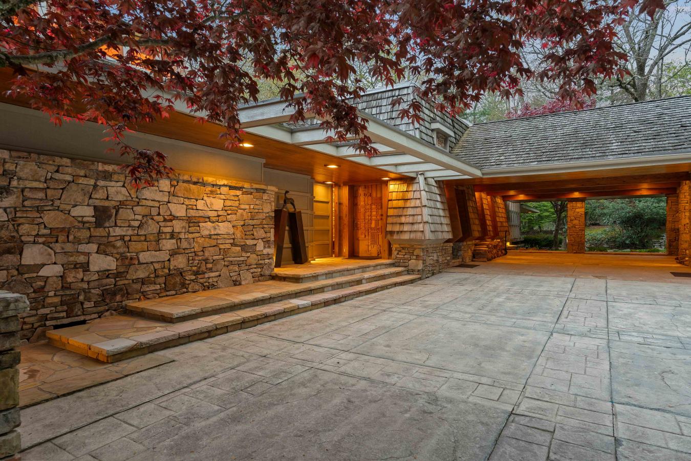 Cashiers, North Carolina, 28717, United States, 4 Bedrooms Bedrooms, ,4 BathroomsBathrooms,Residential,For Sale,1800946