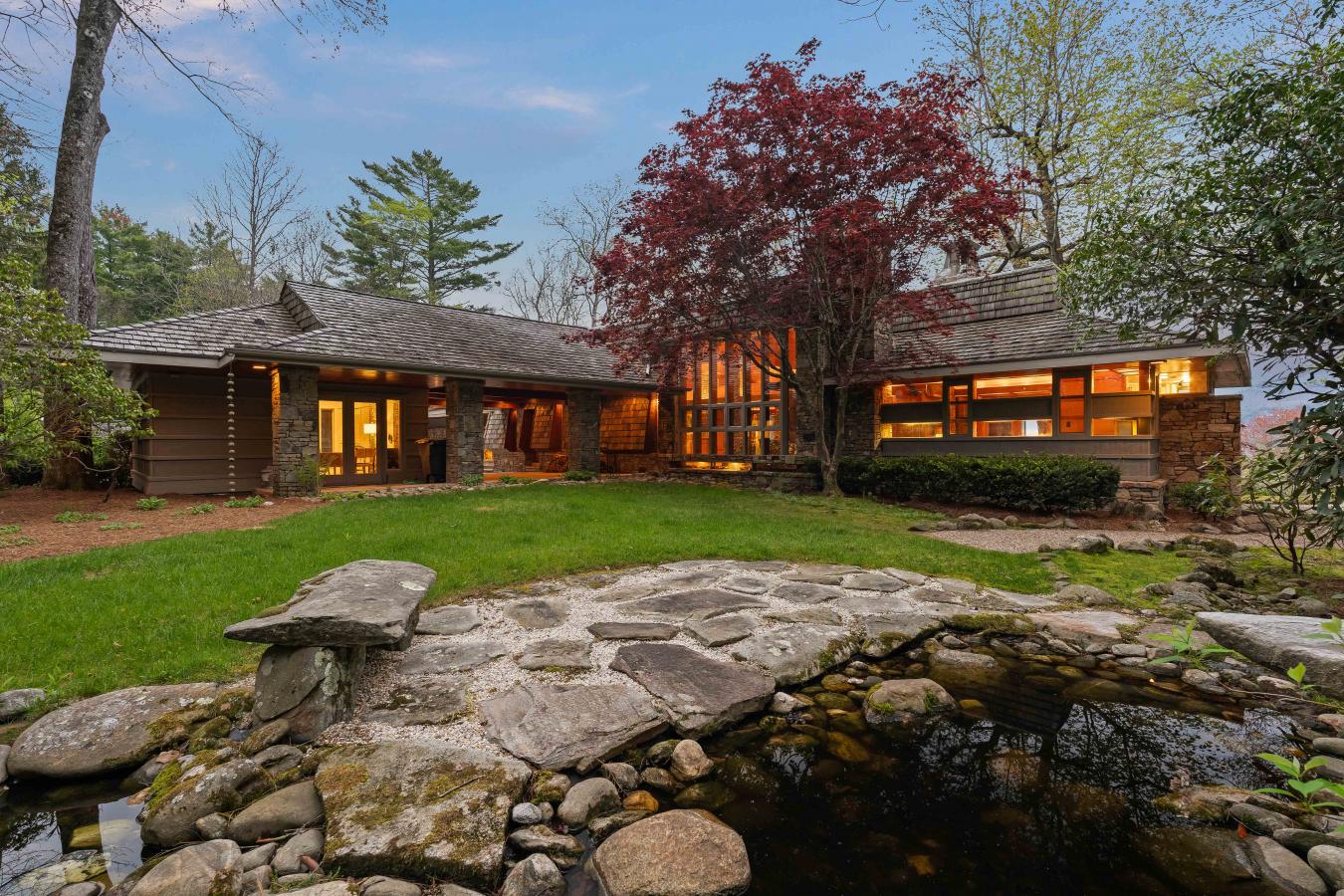 Cashiers, North Carolina, 28717, United States, 4 Bedrooms Bedrooms, ,4 BathroomsBathrooms,Residential,For Sale,1800946