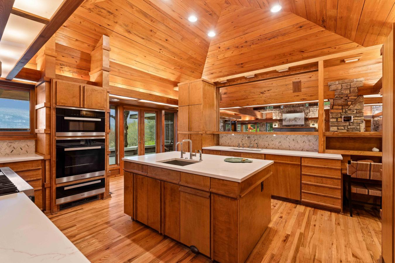Cashiers, North Carolina, 28717, United States, 4 Bedrooms Bedrooms, ,4 BathroomsBathrooms,Residential,For Sale,1800946