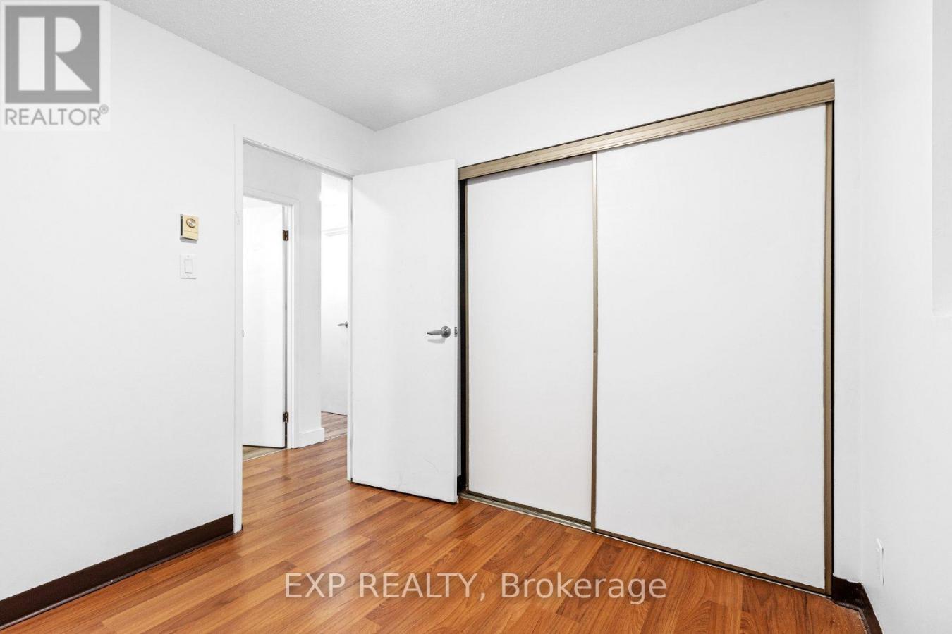 Ottawa, ON, K1Z7G3, Canada, 8 Bedrooms Bedrooms, ,Residential,For Sale,1807989