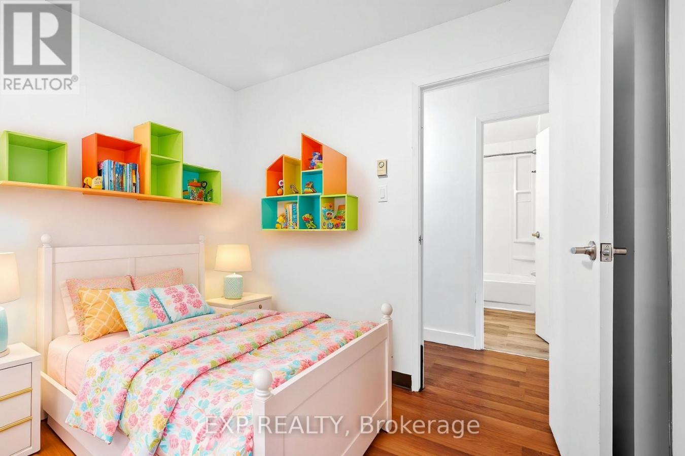 Ottawa, ON, K1Z7G3, Canada, 8 Bedrooms Bedrooms, ,Residential,For Sale,1807989