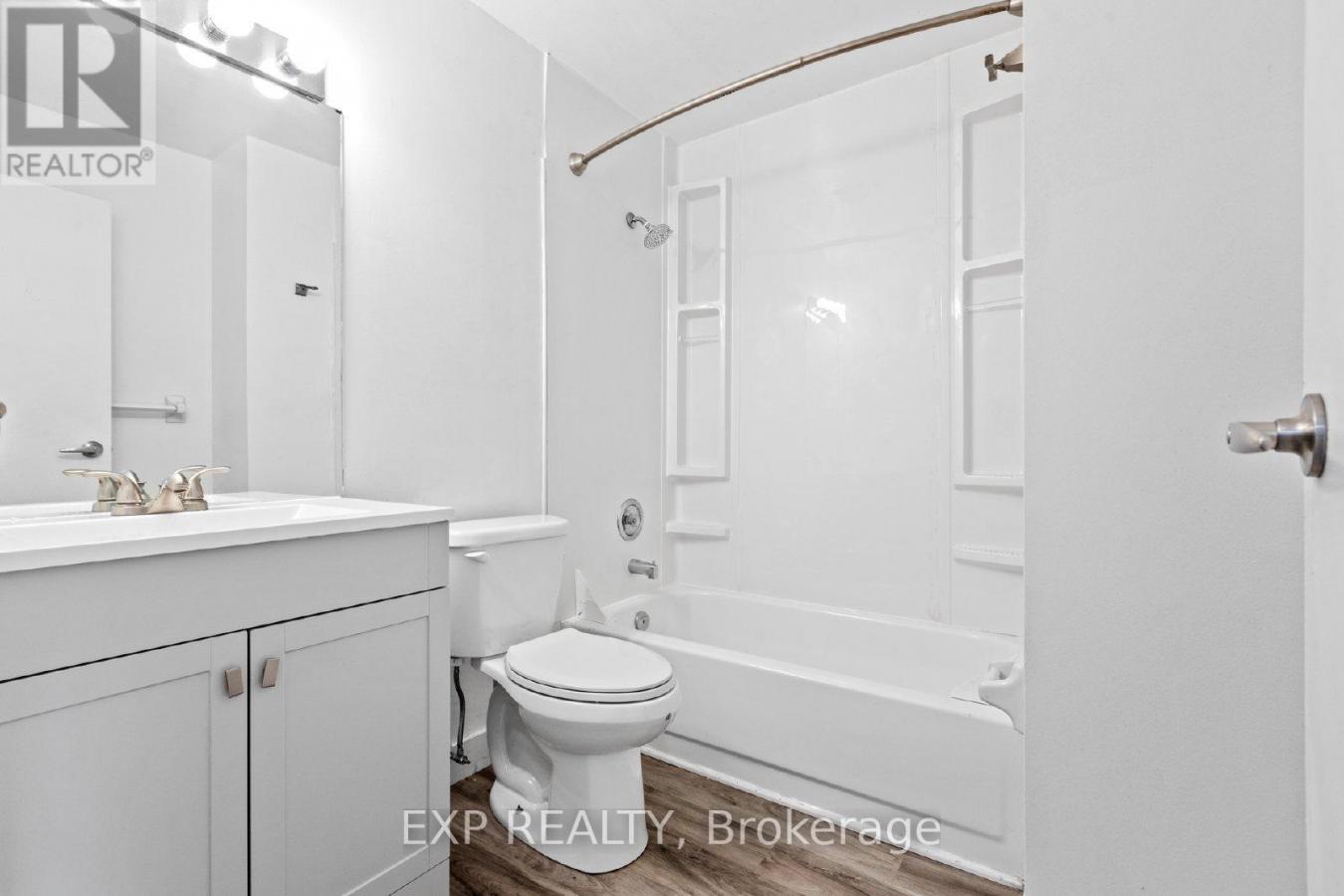 Ottawa, ON, K1Z7G3, Canada, 8 Bedrooms Bedrooms, ,Residential,For Sale,1807989