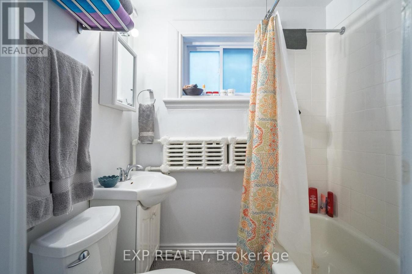 Ottawa, ON, K1N5E9, Canada, 6 Bedrooms Bedrooms, ,Residential,For Sale,1807988