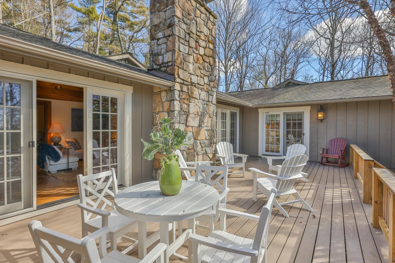 HIghlands, North Carolina, 28741, United States, 3 Bedrooms Bedrooms, ,3 BathroomsBathrooms,Residential,For Sale,1800941