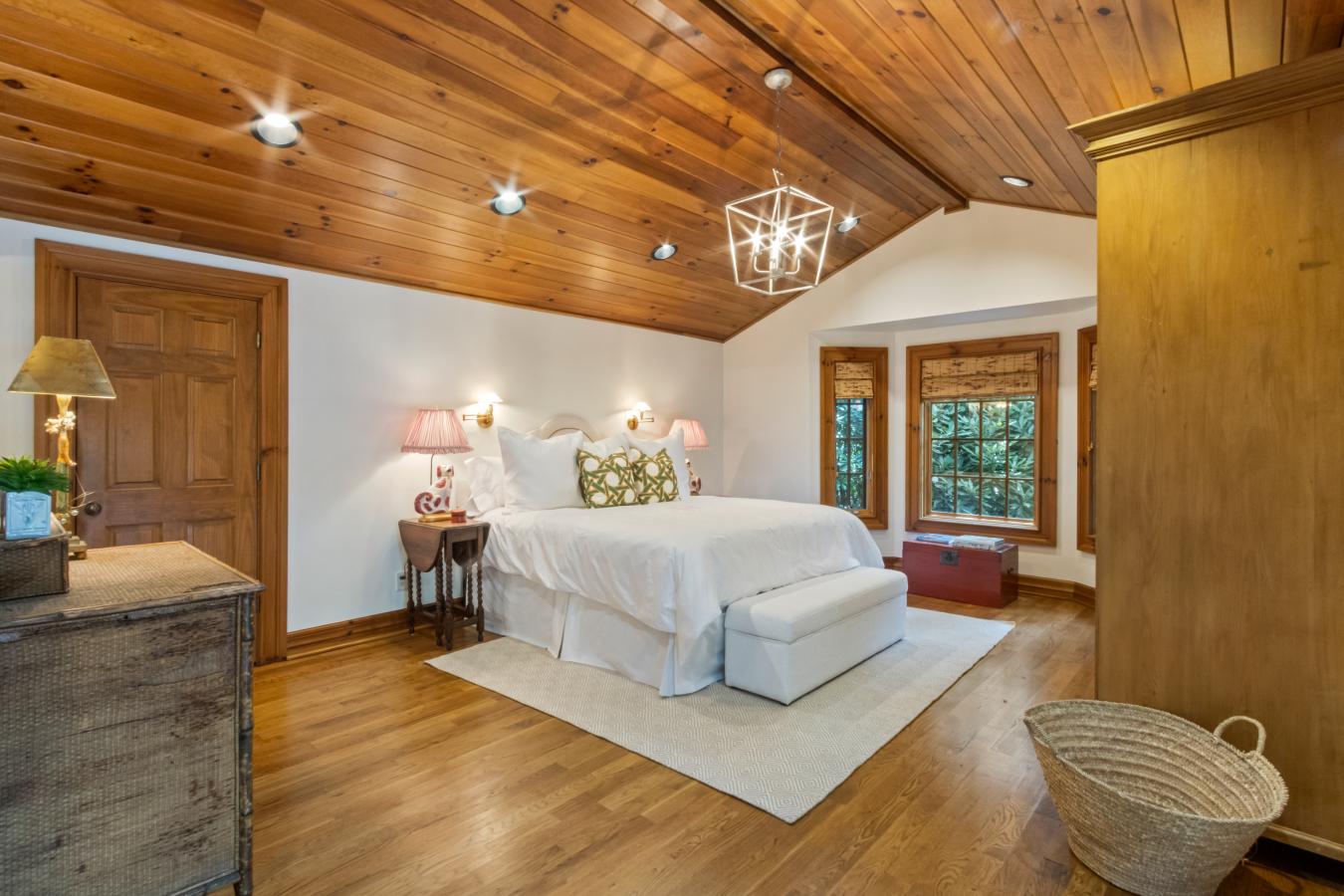 HIghlands, North Carolina, 28741, United States, 3 Bedrooms Bedrooms, ,3 BathroomsBathrooms,Residential,For Sale,1800941