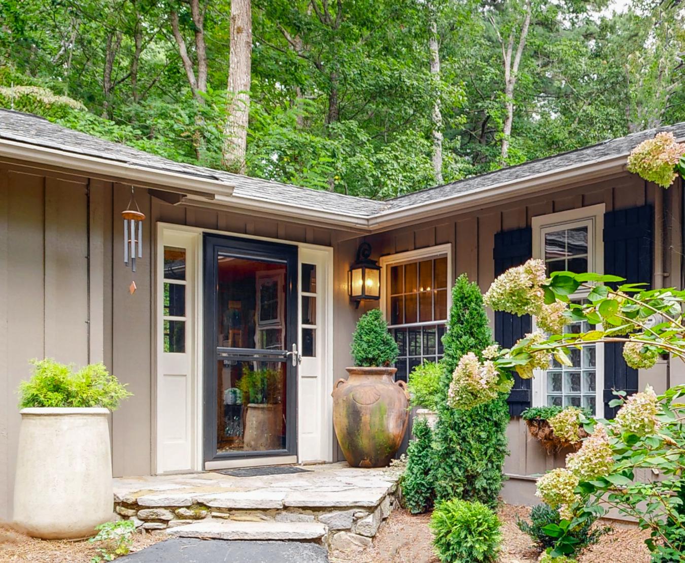 HIghlands, North Carolina, 28741, United States, 3 Bedrooms Bedrooms, ,3 BathroomsBathrooms,Residential,For Sale,1800941