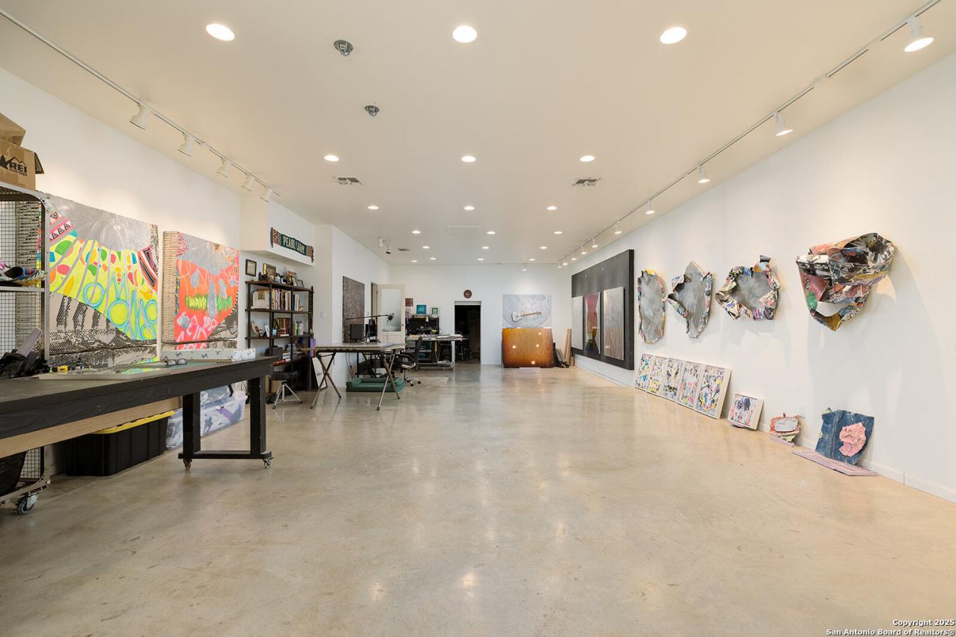 Shavano Park, Texas, 78231, United States, 3 Bedrooms Bedrooms, ,2 BathroomsBathrooms,Residential,For Sale,1807986