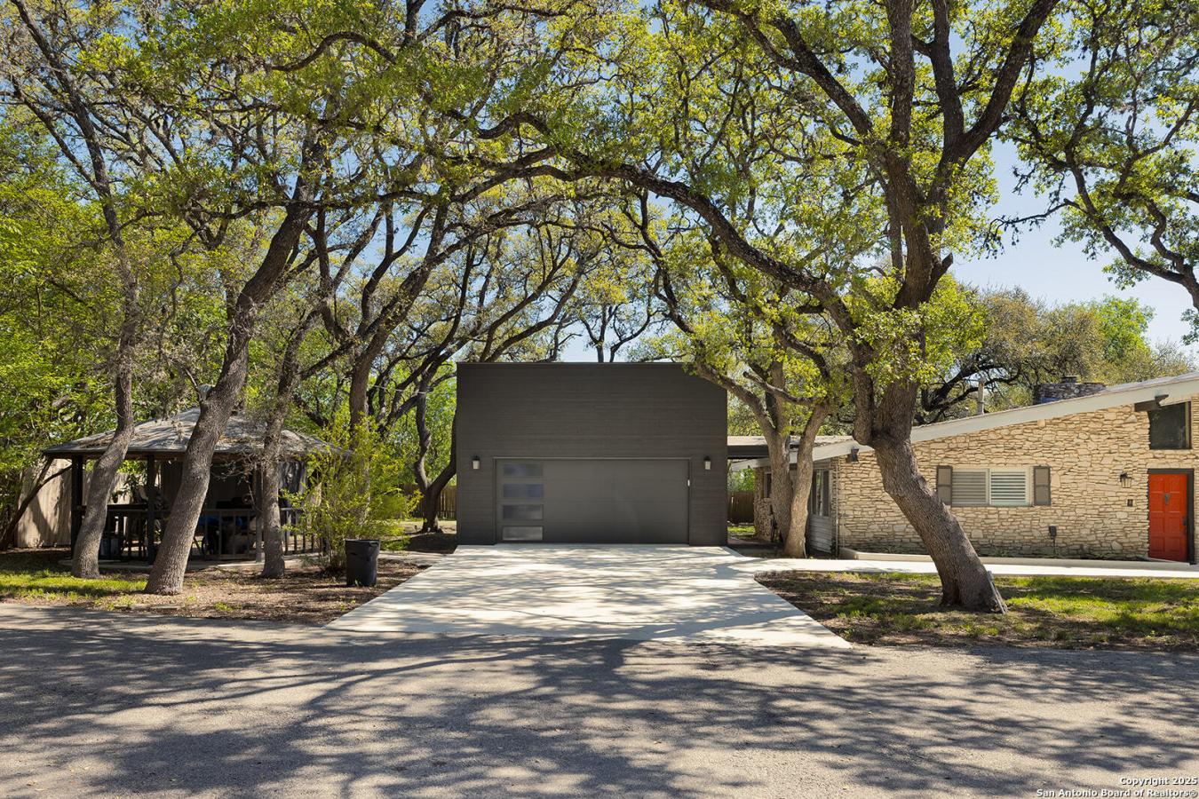 Shavano Park, Texas, 78231, United States, 3 Bedrooms Bedrooms, ,2 BathroomsBathrooms,Residential,For Sale,1807986