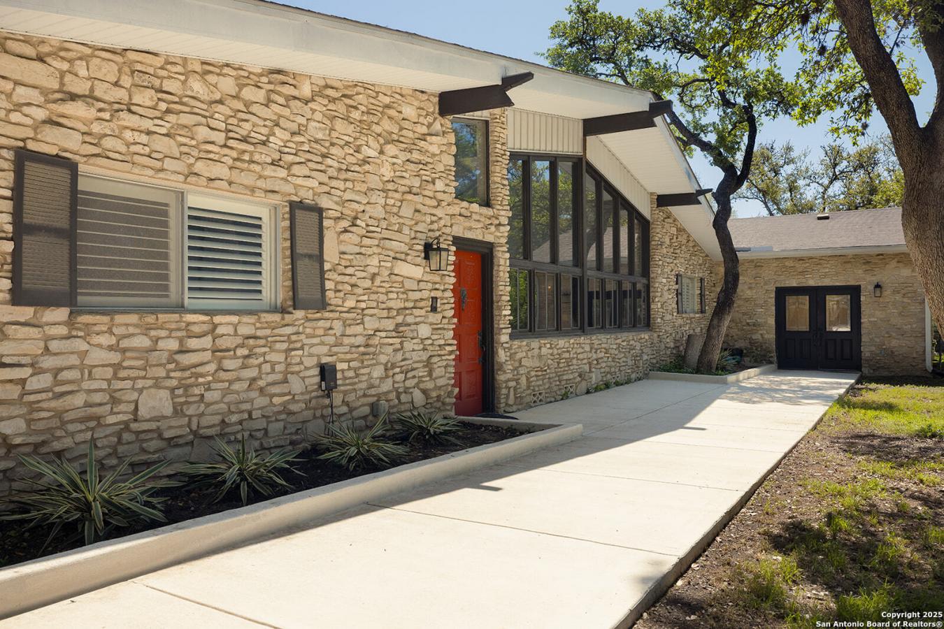 Shavano Park, Texas, 78231, United States, 3 Bedrooms Bedrooms, ,2 BathroomsBathrooms,Residential,For Sale,1807986