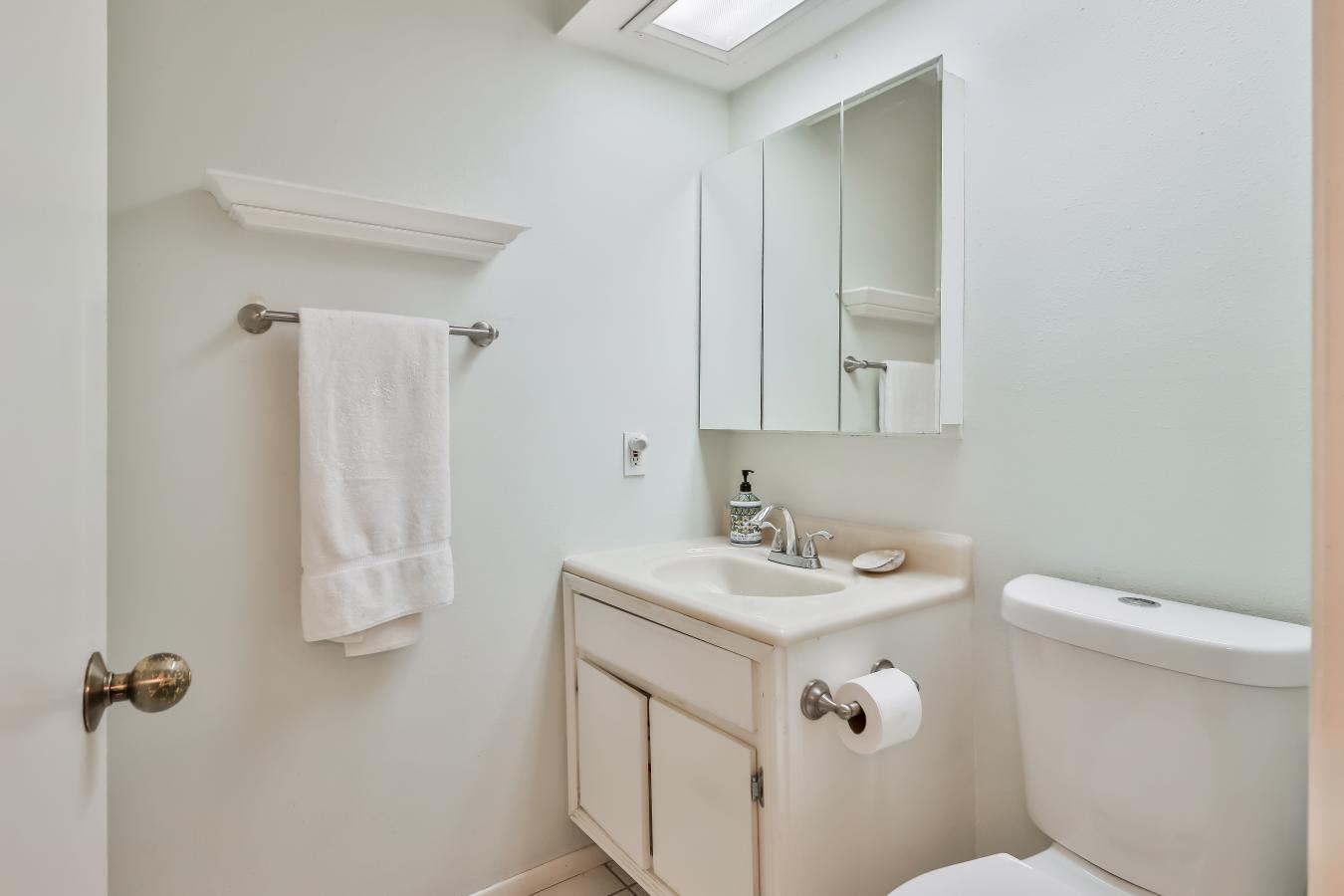 Camarillo, California, 93010, United States, 4 Bedrooms Bedrooms, ,3 BathroomsBathrooms,Residential,For Sale,1807981