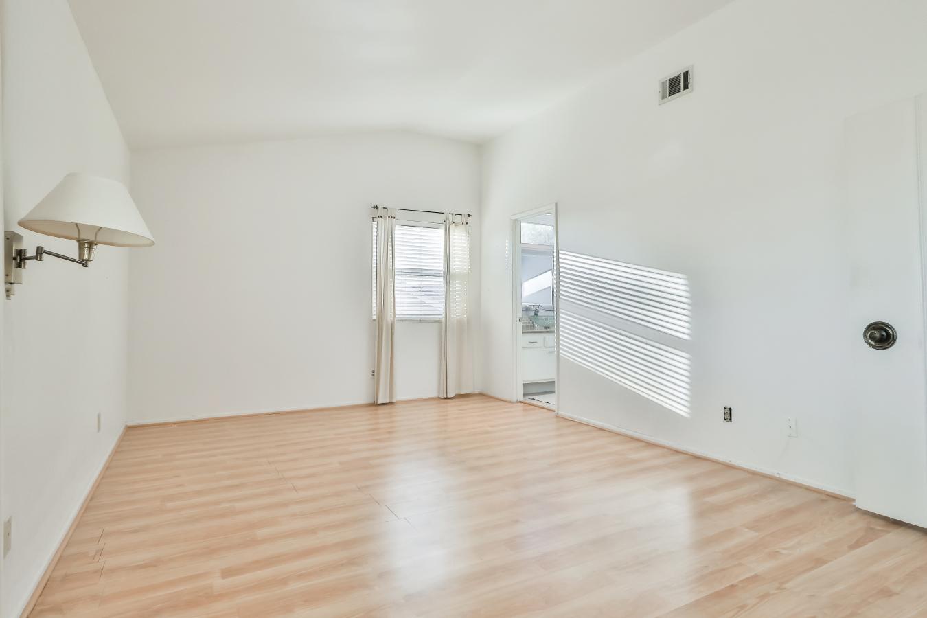 Camarillo, California, 93010, United States, 4 Bedrooms Bedrooms, ,3 BathroomsBathrooms,Residential,For Sale,1807981