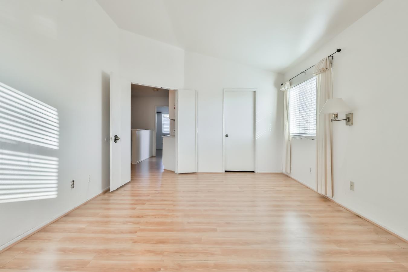 Camarillo, California, 93010, United States, 4 Bedrooms Bedrooms, ,3 BathroomsBathrooms,Residential,For Sale,1807981