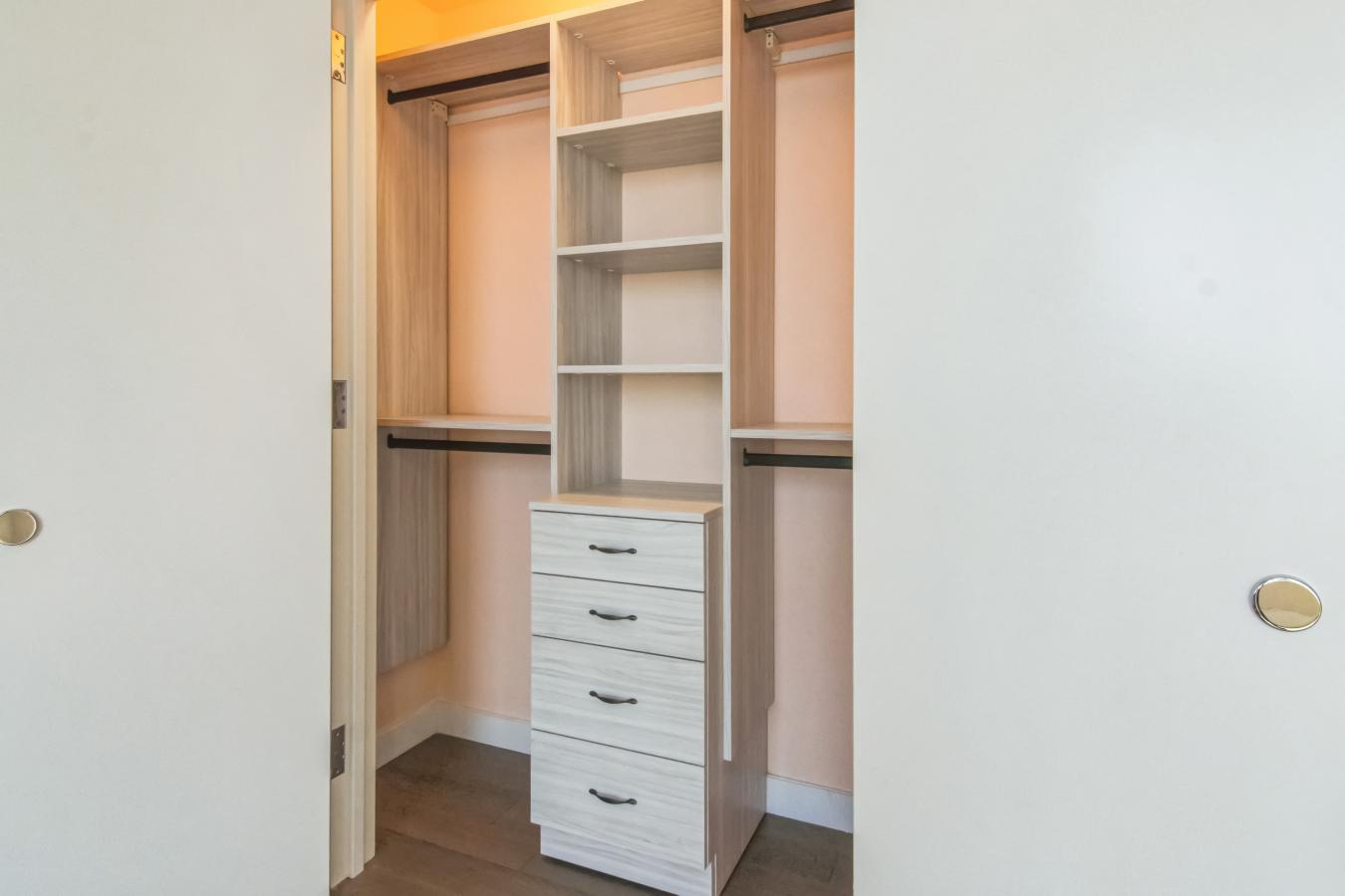 New York, New York, 10002, United States, 2 Bedrooms Bedrooms, ,2 BathroomsBathrooms,Residential,For Sale,1807969