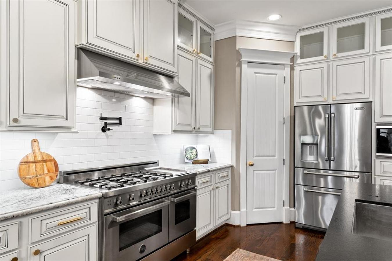 Houston, Texas, 77008, United States, 4 Bedrooms Bedrooms, ,4 BathroomsBathrooms,Residential,For Sale,1807954