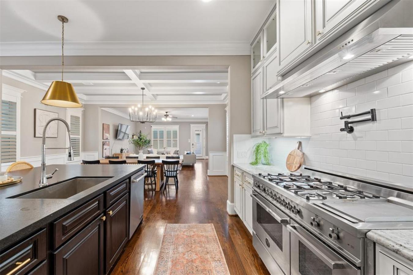 Houston, Texas, 77008, United States, 4 Bedrooms Bedrooms, ,4 BathroomsBathrooms,Residential,For Sale,1807954