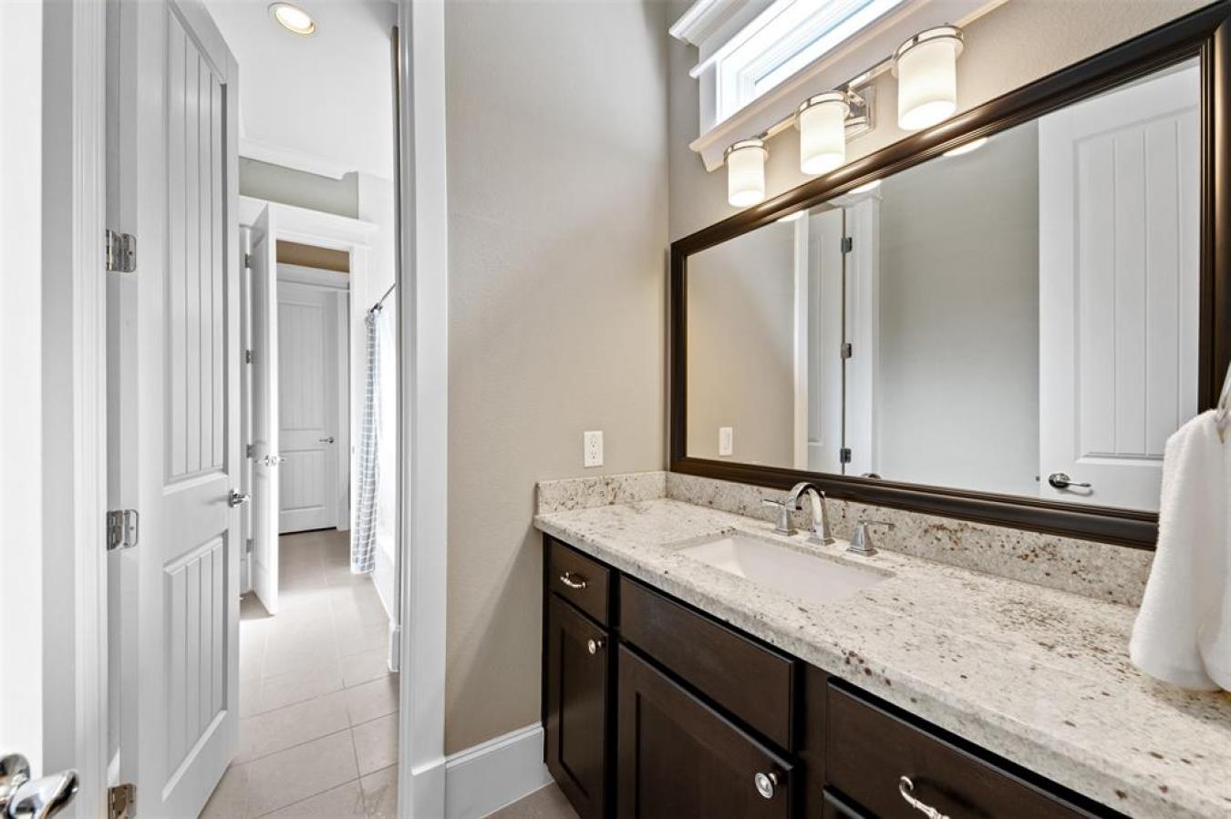 Houston, Texas, 77008, United States, 4 Bedrooms Bedrooms, ,4 BathroomsBathrooms,Residential,For Sale,1807954