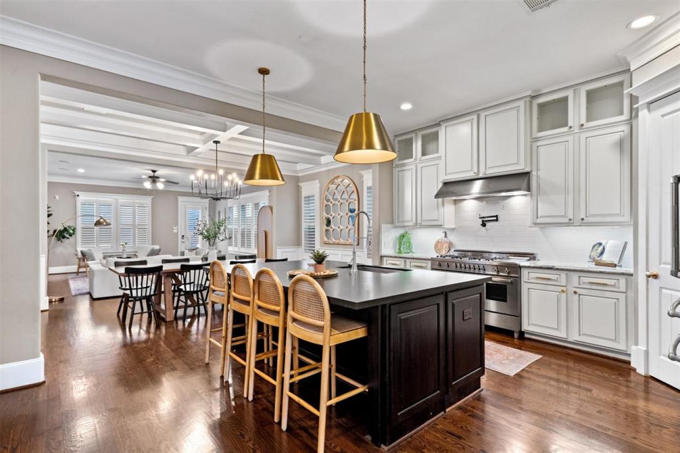 Houston, Texas, 77008, United States, 4 Bedrooms Bedrooms, ,4 BathroomsBathrooms,Residential,For Sale,1807954