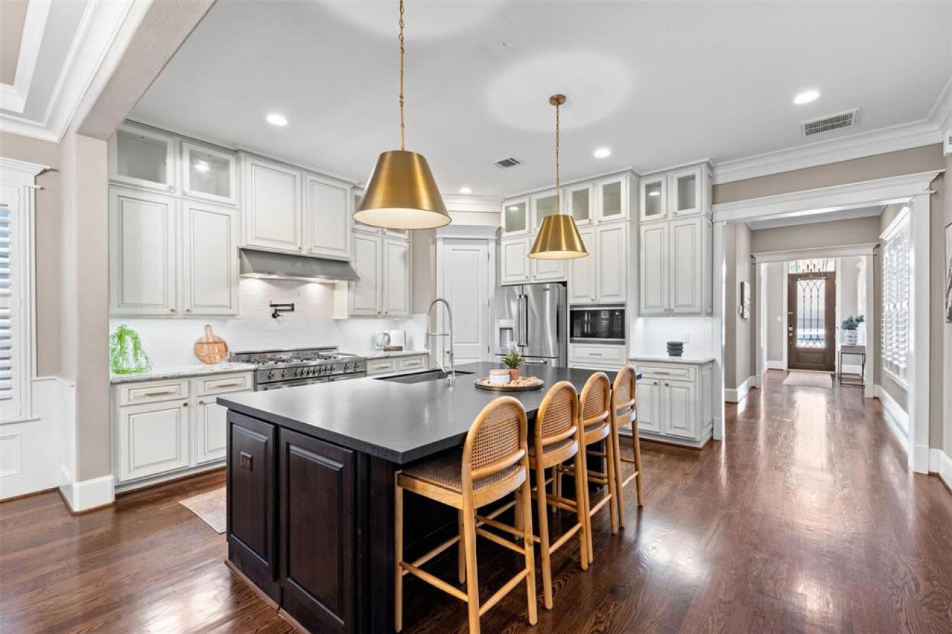 Houston, Texas, 77008, United States, 4 Bedrooms Bedrooms, ,4 BathroomsBathrooms,Residential,For Sale,1807954