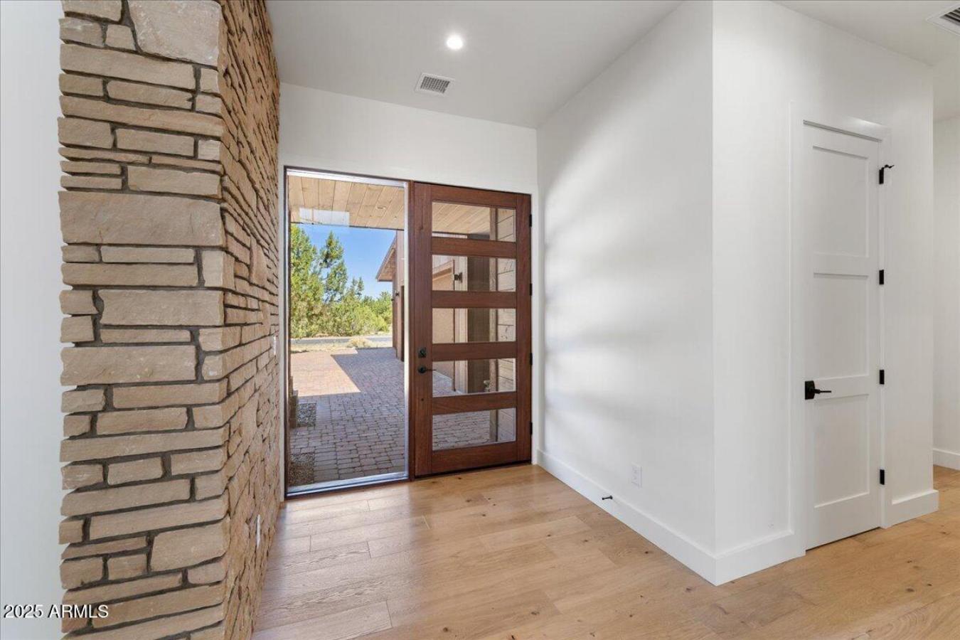 Prescott, Arizona, 86305, United States, 3 Bedrooms Bedrooms, ,3 BathroomsBathrooms,Residential,For Sale,1807948