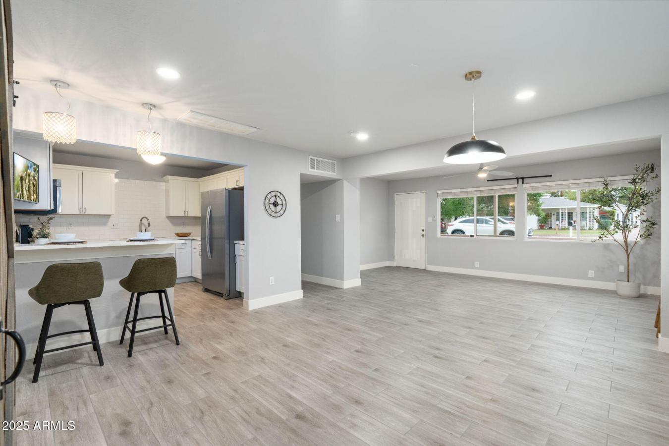 Phoenix, Arizona, 85020, United States, 4 Bedrooms Bedrooms, ,2 BathroomsBathrooms,Residential,For Sale,1800897