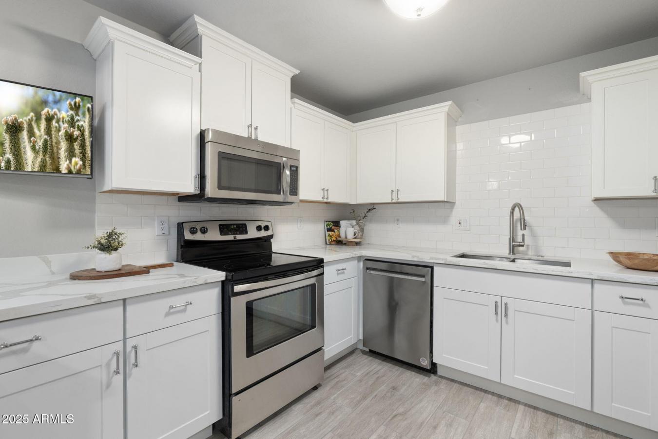 Phoenix, Arizona, 85020, United States, 4 Bedrooms Bedrooms, ,2 BathroomsBathrooms,Residential,For Sale,1800897