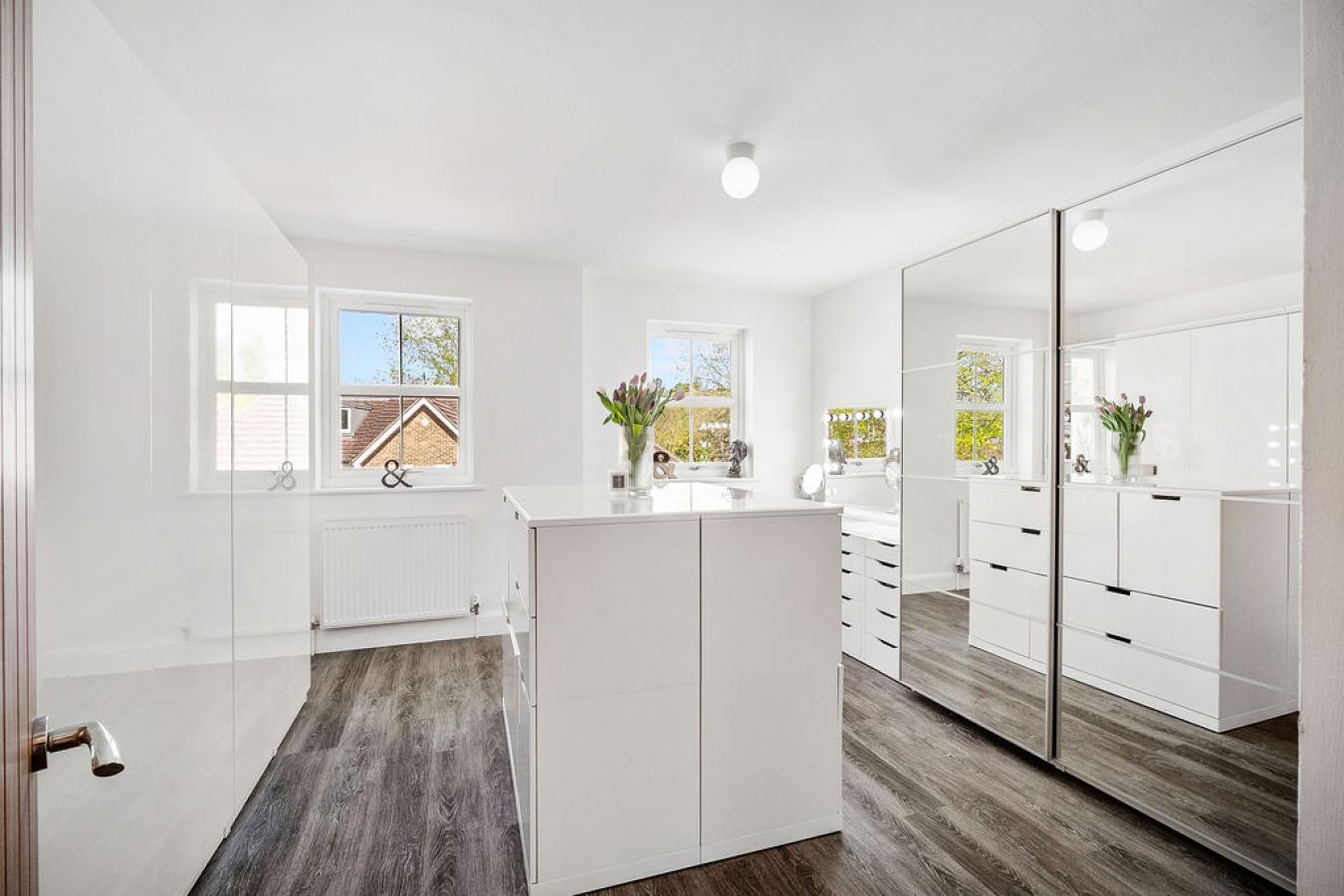 Caterham, Surrey, CR3 6SU, United Kingdom, 3 Bedrooms Bedrooms, ,2 BathroomsBathrooms,Residential,For Sale,1807946