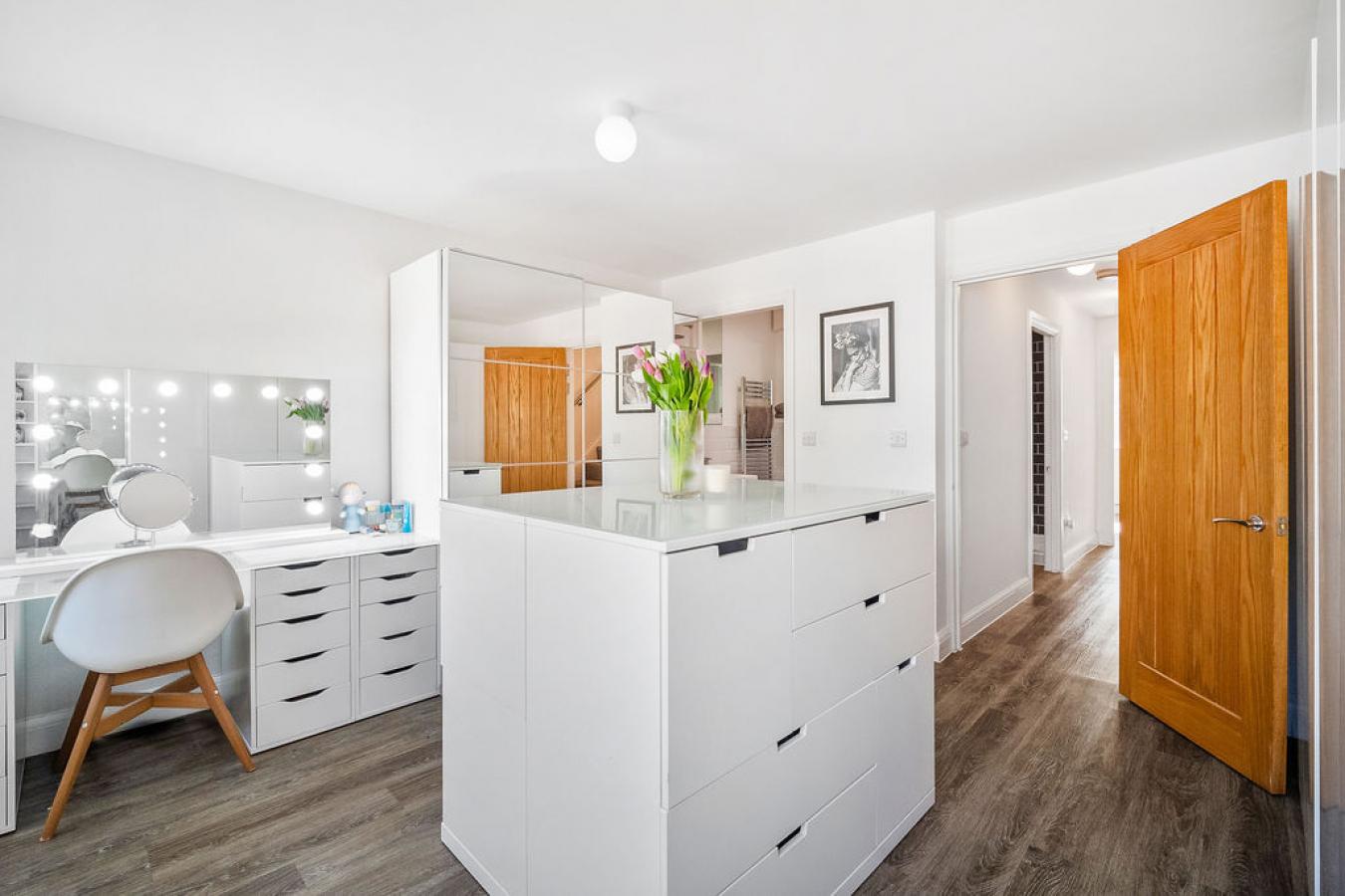 Caterham, Surrey, CR3 6SU, United Kingdom, 3 Bedrooms Bedrooms, ,2 BathroomsBathrooms,Residential,For Sale,1807946