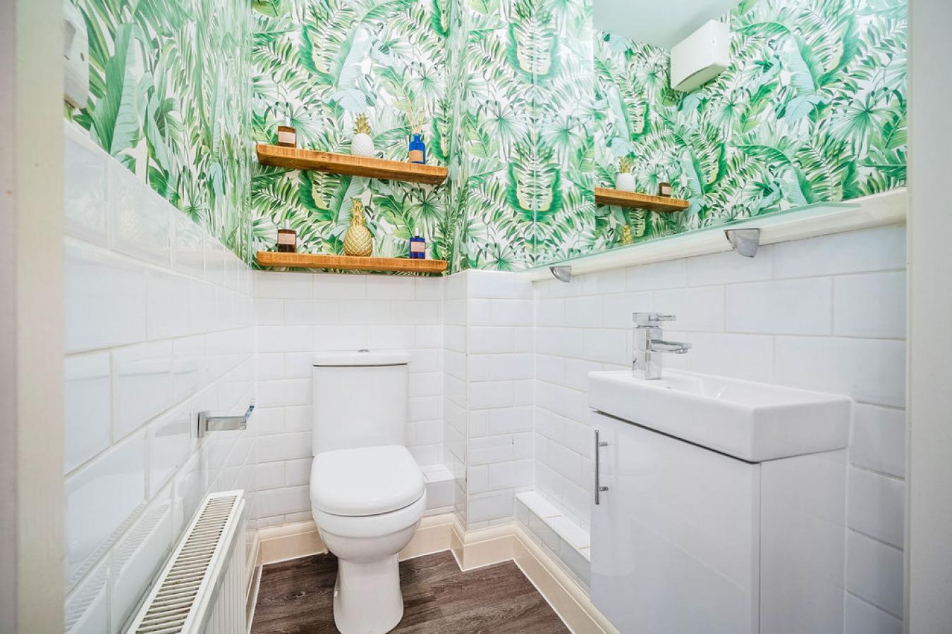 Caterham, Surrey, CR3 6SU, United Kingdom, 3 Bedrooms Bedrooms, ,2 BathroomsBathrooms,Residential,For Sale,1807946