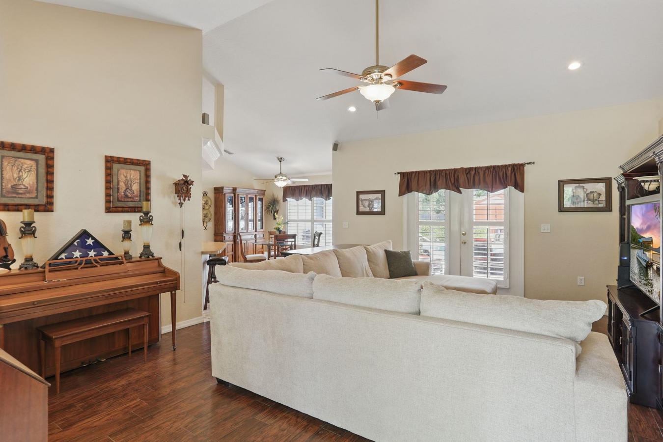 Lakeland, Polk, 33810, United States, 4 Bedrooms Bedrooms, ,3 BathroomsBathrooms,Residential,For Sale,1807943