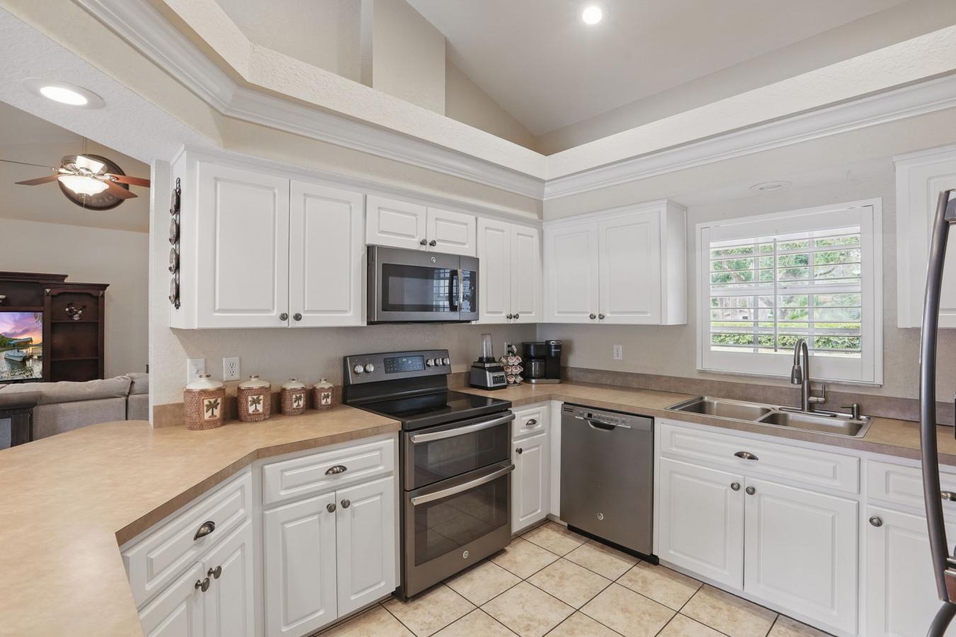 Lakeland, Polk, 33810, United States, 4 Bedrooms Bedrooms, ,3 BathroomsBathrooms,Residential,For Sale,1807943